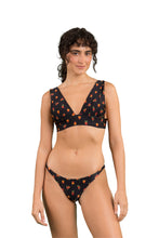 Załaduj obraz do przeglądarki galerii, Model Front: Rio De Sol Figi Bikini Bottom Cashew Leblon