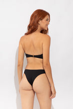 Załaduj obraz do przeglądarki galerii, Model Back: Rio De Sol Figi Bikini Bottom Solar-Black Essential