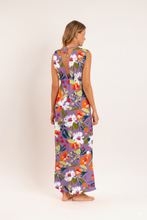 Załaduj obraz do przeglądarki galerii, Model Back: Rio De Sol Sukienka Plażowa Garden-Flower Long Dress Soleil