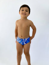 Załaduj obraz do przeglądarki galerii, Model Front: Rio De Sol Strój Kąpielowy Dla Chłopca Sunga Inagua Kids
