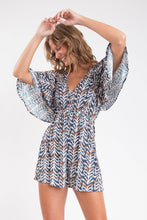 Załaduj obraz do przeglądarki galerii, Image 06: Rio De Sol Mini Dress Ikat Mini Dress