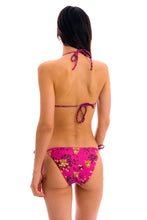 Załaduj obraz do przeglądarki galerii, Model Back: Rio De Sol Top Bikini Top Roar-Pink Tri-Inv