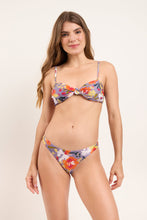 Załaduj obraz do przeglądarki galerii, Model Front: Rio De Sol Zestaw Bikini Set Garden-Flower Bandeau-Joy Essential