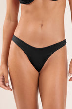 Załaduj obraz do przeglądarki galerii, Gallery: Wednesday In Hawaii By Rio De Sol Figi Bikini Bottom Lava Kai
