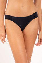 Załaduj obraz do przeglądarki galerii, Gallery: Rio De Sol Figi Bikini Bottom Malibu-Black Baobi