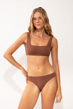 Załaduj obraz do przeglądarki galerii, Model Front: Rio De Sol Zestaw Bikini Set Sand-Cappuccino Mary Essential-Comfy