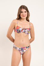 Załaduj obraz do przeglądarki galerii, Model Front: Rio De Sol Figi Bikini Bottom Garden-Flower Baobi