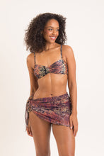 Załaduj obraz do przeglądarki galerii, Model Front: Rio De Sol Spódnica Plażowa Cobra Mini-Sarong