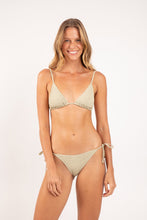 Załaduj obraz do przeglądarki galerii, Model Front: Rio De Sol Figi Bikini Bottom Brisa-Pistache Ibiza-Comfy