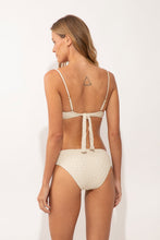 Załaduj obraz do przeglądarki galerii, Model Back: Rio De Sol Figi Bikini Bottom Brisa-Offwhite Essential-Comfy