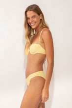 Załaduj obraz do przeglądarki galerii, Image 04: Rio De Sol Figi Bikini Bottom Drift-Butterglow Essential-Comfy