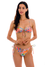 Załaduj obraz do przeglądarki galerii, Model Front: Rio De Sol Top Bikini Top Frutti Mila