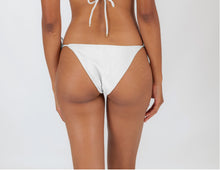 Załaduj obraz do przeglądarki galerii, Image 06: Rio De Sol Figi Bikini Bottom Shimmer-White Ibiza-Rope