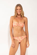 Załaduj obraz do przeglądarki galerii, Model Front: Rio De Sol Top Bikini Top Ditsy-Butter Sara