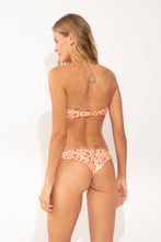 Załaduj obraz do przeglądarki galerii, Model Back: Rio De Sol Top Bikini Top Ditsy-Butter Sara