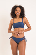 Załaduj obraz do przeglądarki galerii, Model Front: Rio De Sol Figi Bikini Bottom Navy Madrid