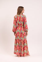 Załaduj obraz do przeglądarki galerii, Model Back: Rio De Sol Sukienka Plażowa Sea-Bloom Long Dress Verona