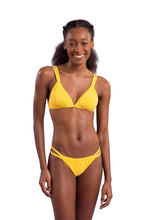 Załaduj obraz do przeglądarki galerii, Model Front: Rio De Sol Figi Bikini Bottom Malibu-Yellow Mini-Duo