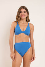 Załaduj obraz do przeglądarki galerii, Model Front: Rio De Sol Top Bikini Top Sand-Nautico Chantal
