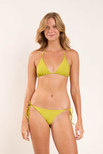 Załaduj obraz do przeglądarki galerii, Model Front: Rio De Sol Figi Bikini Bottom Fluity-Abacateiro Ibiza-Comfy