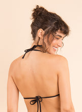 Załaduj obraz do przeglądarki galerii, Model Back: Rio De Sol Top Bikini Top Bora-Black Tri-Inv