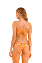 Załaduj obraz do przeglądarki galerii, Model Back: Rio De Sol Top Bikini Top Trail-Orange Tank-Tie