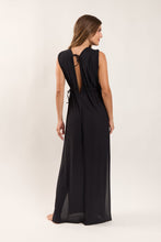 Załaduj obraz do przeglądarki galerii, Model Back: Rio De Sol Sukienka Plażowa Black Long Dress Soleil