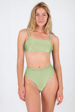 Załaduj obraz do przeglądarki galerii, Model Front: Rio De Sol Figi Bikini Bottom Oliva Hotpants