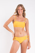 Załaduj obraz do przeglądarki galerii, Model Front: Rio De Sol Zestaw Bikini Set Solar Bandeau-Reto Madrid