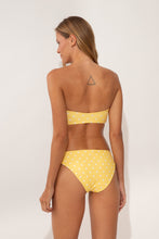 Załaduj obraz do przeglądarki galerii, Model Back: Wednesday In Hawaii By Rio De Sol Top Bikini Top Kiko-Lilikoi Lani