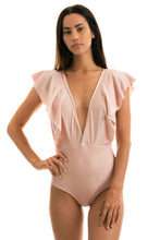 Załaduj obraz do przeglądarki galerii, Model Front: Rio De Sol Kostium Jednoczęściowy Essence Frill