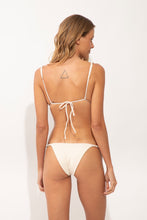 Załaduj obraz do przeglądarki galerii, Model Back: Rio De Sol Top Bikini Top Malibu-Natural Lia-Noa