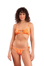Załaduj obraz do przeglądarki galerii, Model Front: Rio De Sol Figi Bikini Bottom Trail-Orange Ibiza-Comfy