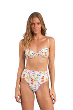 Załaduj obraz do przeglądarki galerii, Model Front: Rio De Sol Zestaw Bikini Set Countryside Kyra Hotpants