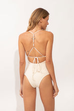Załaduj obraz do przeglądarki galerii, Model Back: Rio De Sol Kostium Jednoczęściowy Malibu-Natural Alani-Op
