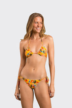 Załaduj obraz do przeglądarki galerii, Model Front: Rio De Sol Zestaw Bikini Set Stories Tri-Inv Ibiza-Comfy