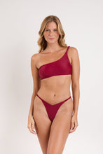 Załaduj obraz do przeglądarki galerii, Model Front: Rio De Sol Figi Bikini Bottom Touch-Carmim Gigi