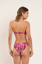 Załaduj obraz do przeglądarki galerii, Model Back: Rio De Sol Figi Bikini Bottom Shade Essential-Comfy