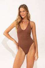 Załaduj obraz do przeglądarki galerii, Model Front: Rio De Sol Kostium Jednoczęściowy Sand-Cappuccino Sunny