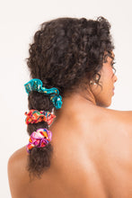 Załaduj obraz do przeglądarki galerii, Image 03: Rio De Sol Akcesoria Do Włosów Rain Scrunchie