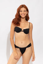 Załaduj obraz do przeglądarki galerii, Model Front: Rio De Sol Figi Bikini Bottom Solar-Black Eden