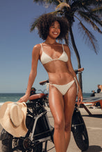 Załaduj obraz do przeglądarki galerii, Image 11: Rio De Sol Zestaw Bikini Set Brisa-Offwhite Lia Lacinho