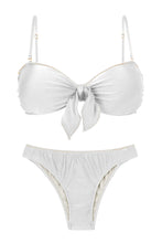 Załaduj obraz do przeglądarki galerii, Product Front: Rio De Sol Zestaw Bikini Set Shimmer-White Bandeau-Knot Essential