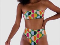 Załaduj i odtwarzaj film w przeglądarce Gallery, Video: Rio De Sol Zestaw Bikini Set Garden-City Bandeau-Reto Hotpant-Cos
