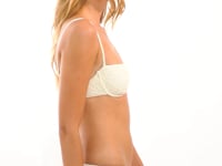 Załaduj i odtwarzaj film w przeglądarce Gallery, Video: Rio De Sol Top Bikini Top Brisa-Offwhite Juliette