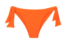 Załaduj obraz do przeglądarki galerii, Product Front: Rio De Sol Figi Bikini Bottom Dots-Orange Italy