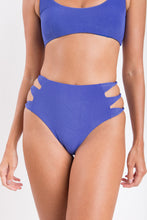Załaduj obraz do przeglądarki galerii, Image 06: Rio De Sol Figi Bikini Bottom Malibu-Indigo Highwaist-Spin