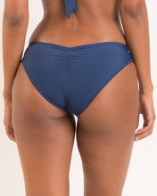 Załaduj obraz do przeglądarki galerii, Product Back: Rio De Sol Figi Bikini Bottom Navy Mel-Comfy