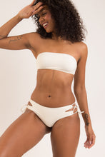 Załaduj obraz do przeglądarki galerii, Image 10: Rio De Sol Figi Bikini Bottom Off-White Madrid