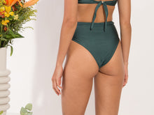 Załaduj obraz do przeglądarki galerii, Model Back: Rio De Sol Figi Bikini Bottom Palace Belted-High-Waist